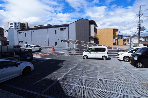 三輝ガレージの空き状況