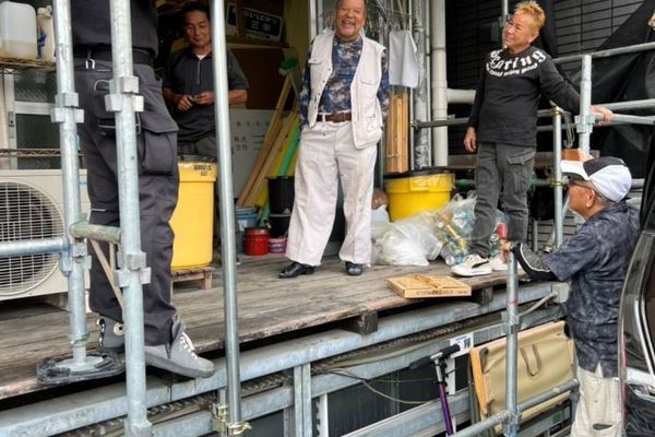 三輝を支える、長年の仲間たち